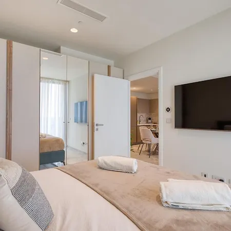 Διαμέρισμα New To The Matket - 19th Floor In The Prestigious Mercury Tower By Sf Homes *