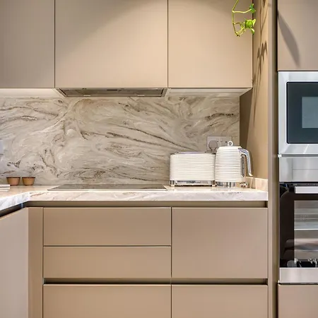 New To The Matket - 19th Floor In The Prestigious Mercury Tower By Sf Homes Διαμέρισμα