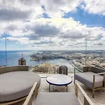 New To The Matket - 19th Floor In The Prestigious Mercury Tower By Sf Homes 아파트 *