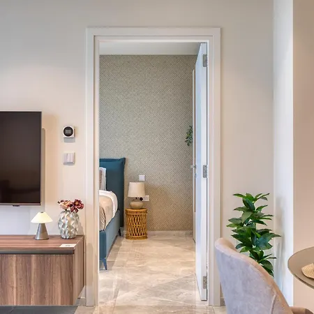 New To The Matket - 19th Floor In The Prestigious Mercury Tower By Sf Homes דירה