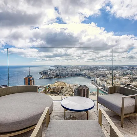 New To The Matket - 19th Floor In The Prestigious Mercury Tower By Sf Homes 公寓 *