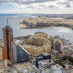 New To The Matket - 19th Floor In The Prestigious Mercury Tower By Sf Homes Διαμέρισμα *